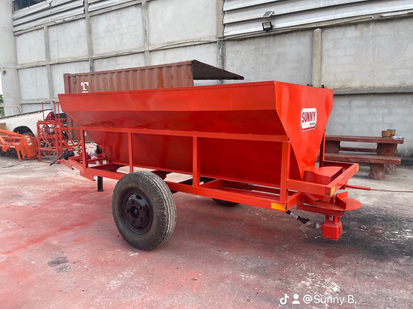 โรยขี่ไก่